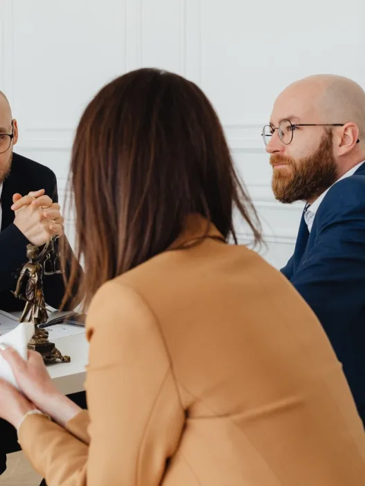 Rechtsstreit mit dem Broker: Wann ein Anwalt hilft